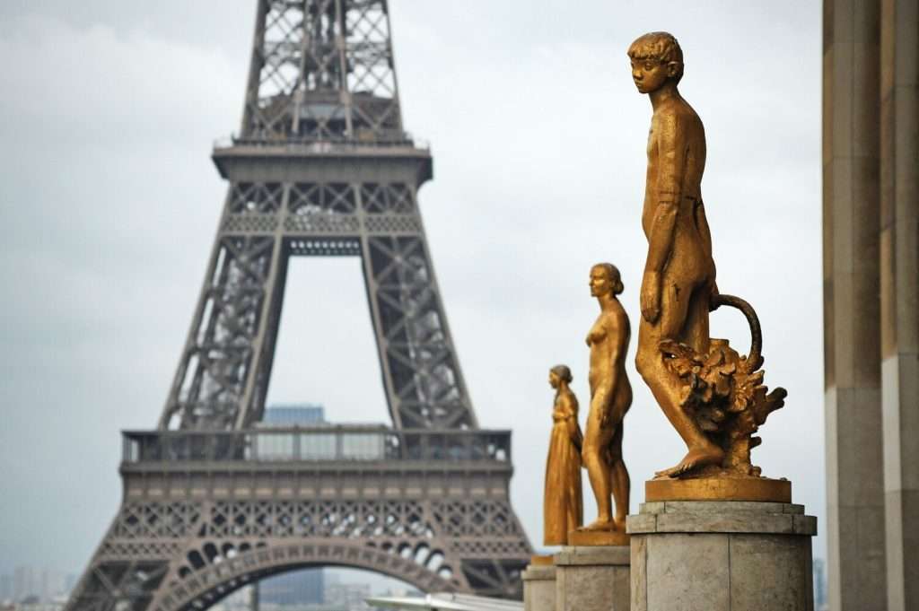 Ce célèbre monument parisien pèse autant que 1 667 éléphants adultes